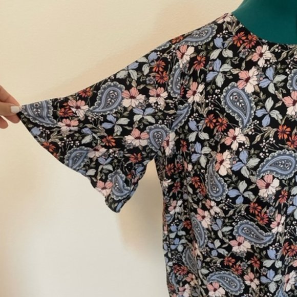 Loft 3/4 Ruffle Sleeve Top 16 - Picture 2 of 3